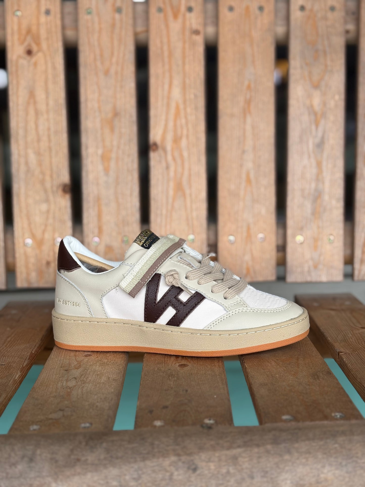 Vintage Havana Next 9 Chocolate Sneaker