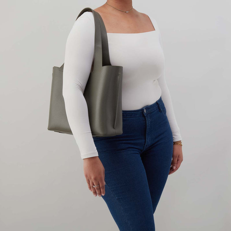 Hobo Vida Tote Desert Palm