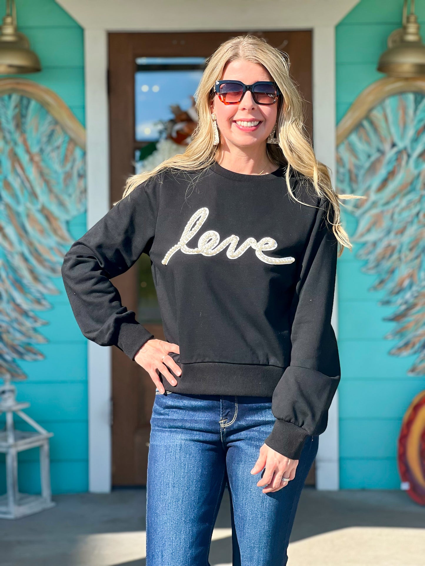 Pearl Love Black Sweatshirt