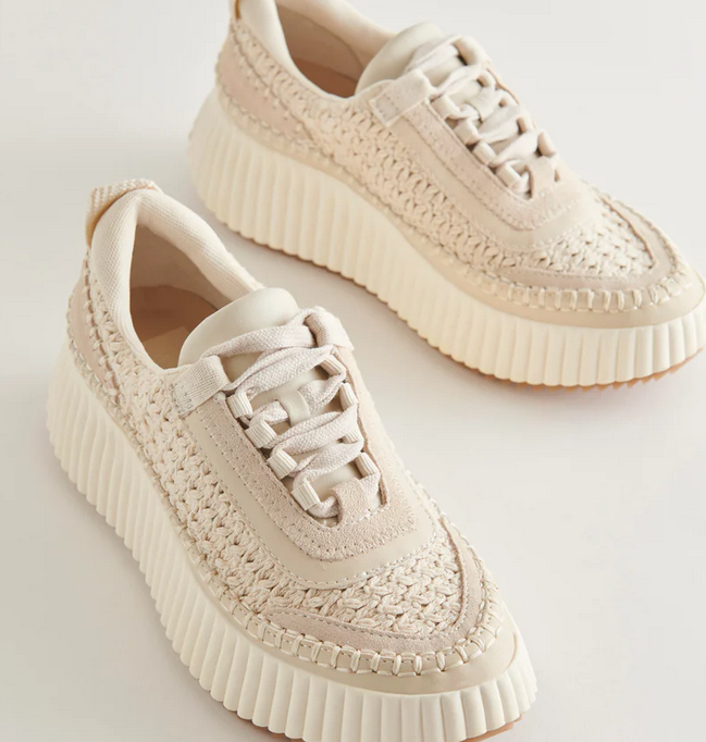 Dolce Vita Dolen Sneakers in Sandstone