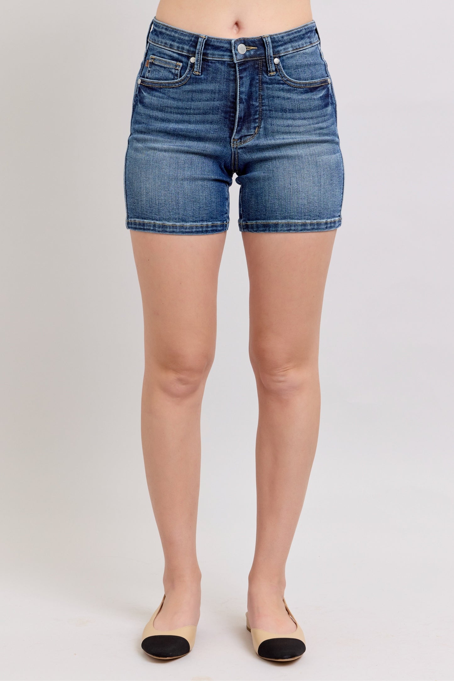 Judy Blue Mid Rise TC Mid Length Shorts