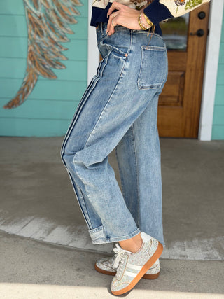 Saige Pleats Barrell Jeans