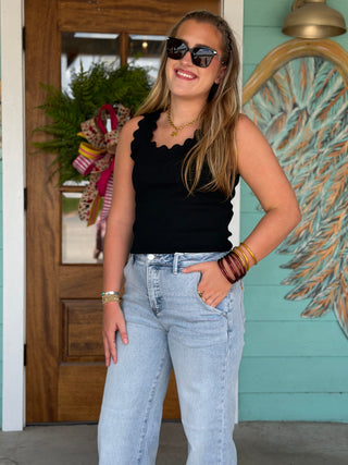 Black Scallop Wave Sleeveless Top