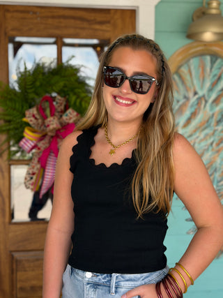 Black Scallop Wave Sleeveless Top