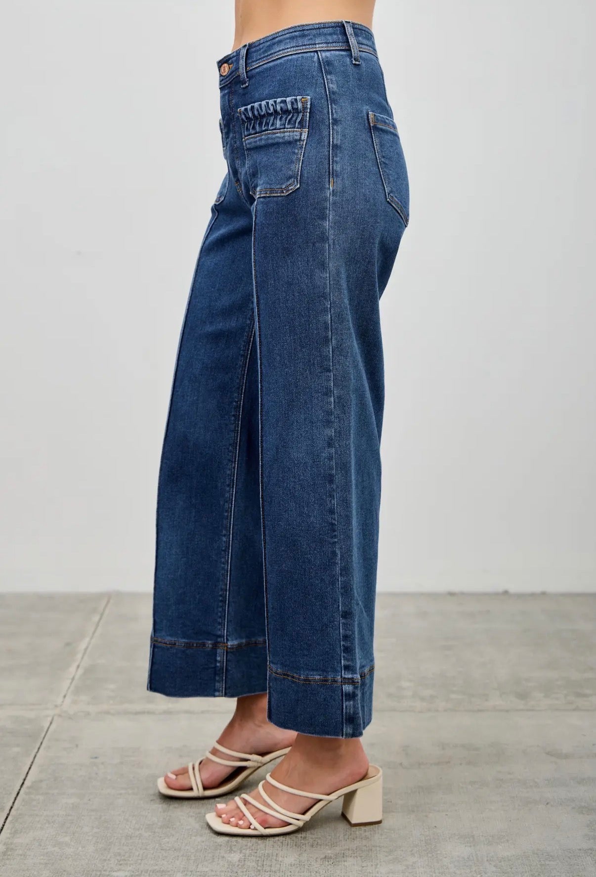 Saige MR Crop Wide Pocket Detail Denim
