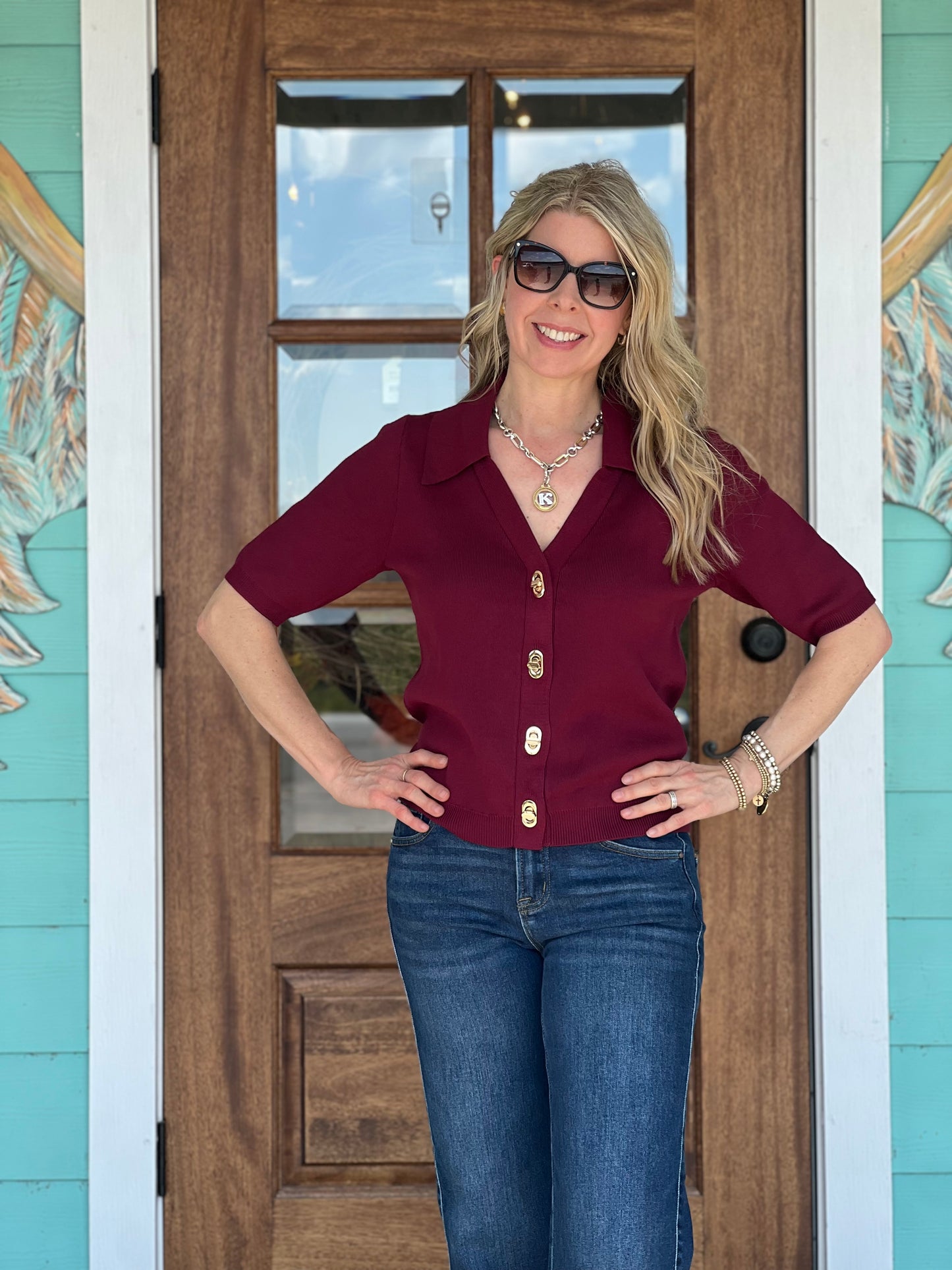 Burgundy Gold Twist Lock Top