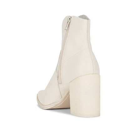 Steve Madden Cate Boots in Bone