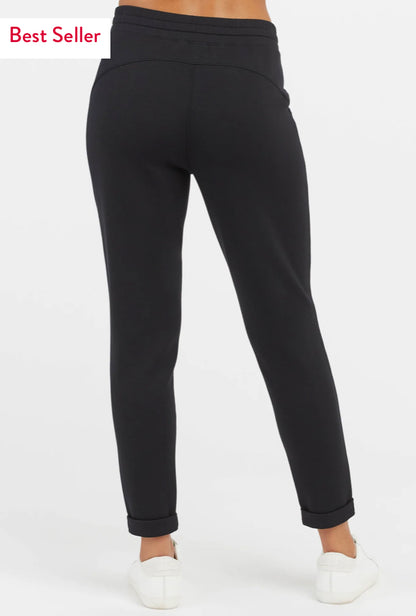 Spanx Air Essentials Tapered Pant in Black