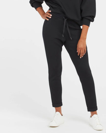 Spanx Air Essentials Tapered Pant in Black